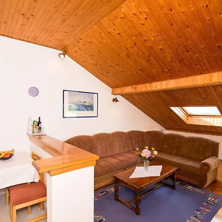 Sr - Two-bedroom With Balcony And Sea View