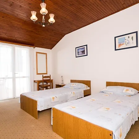 Sr - Two-bedroom With Balcony And Sea View *