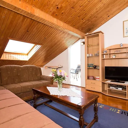 Sr - Two-bedroom With Balcony And Sea View *