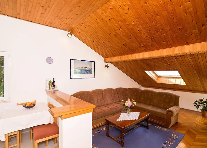 Sr - Two-bedroom With Balcony And Sea View