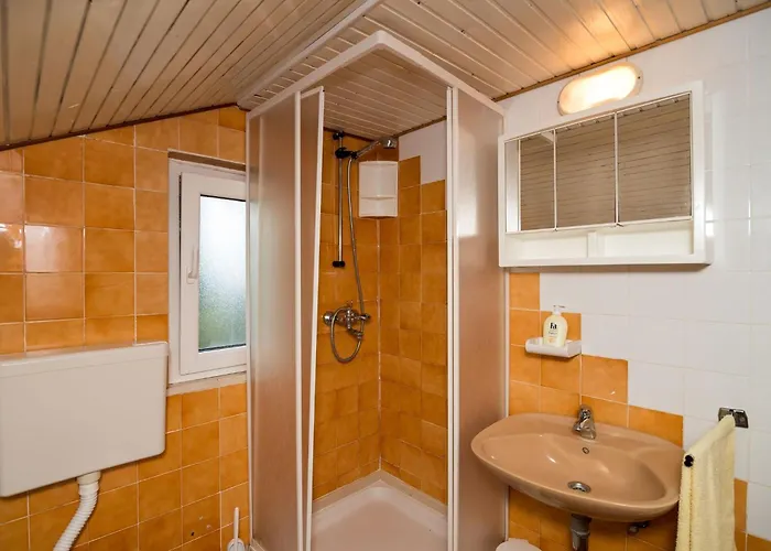 Sr - Two-bedroom With Balcony And Sea View *