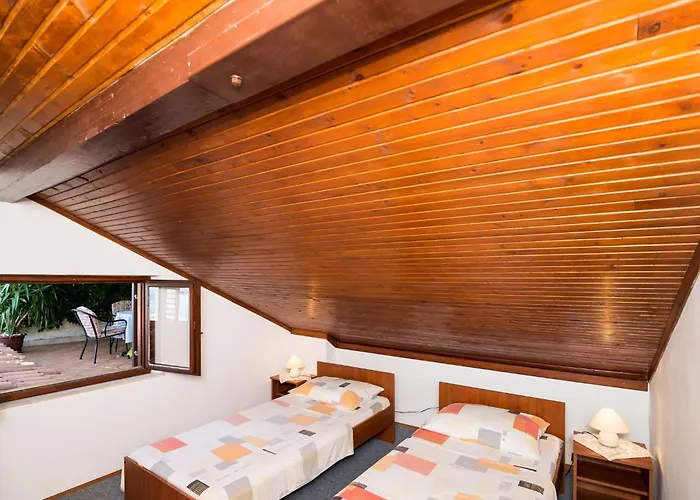 Sr - Two-bedroom With Balcony And Sea View شقة *