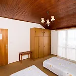 شقة Sr - Two-bedroom With Balcony And Sea View *