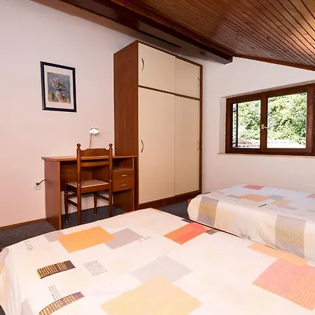 Apartmán Sr - Two-bedroom With Balcony And Sea View