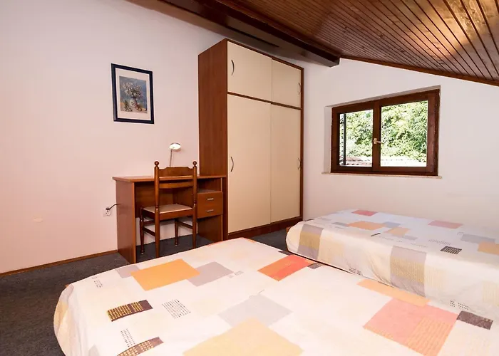 Apartment Sr - Two-bedroom With Balcony And Sea View