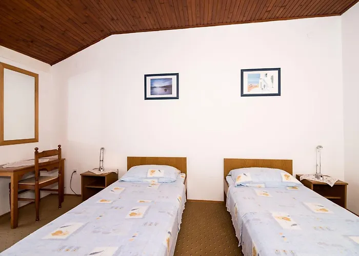 Sr - Two-bedroom With Balcony And Sea View